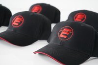 Čepice s výšivkou Explosia